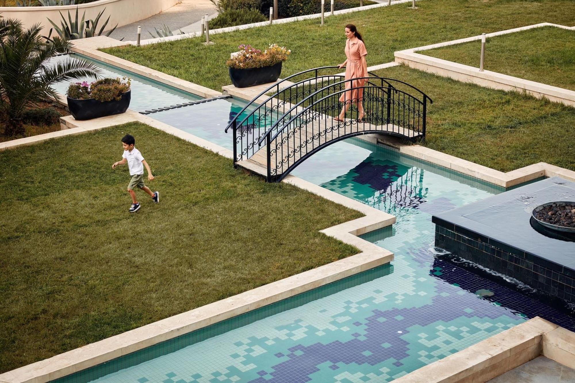 Jw Marriott Absheron Baku Hotel Exterior foto The Gardens