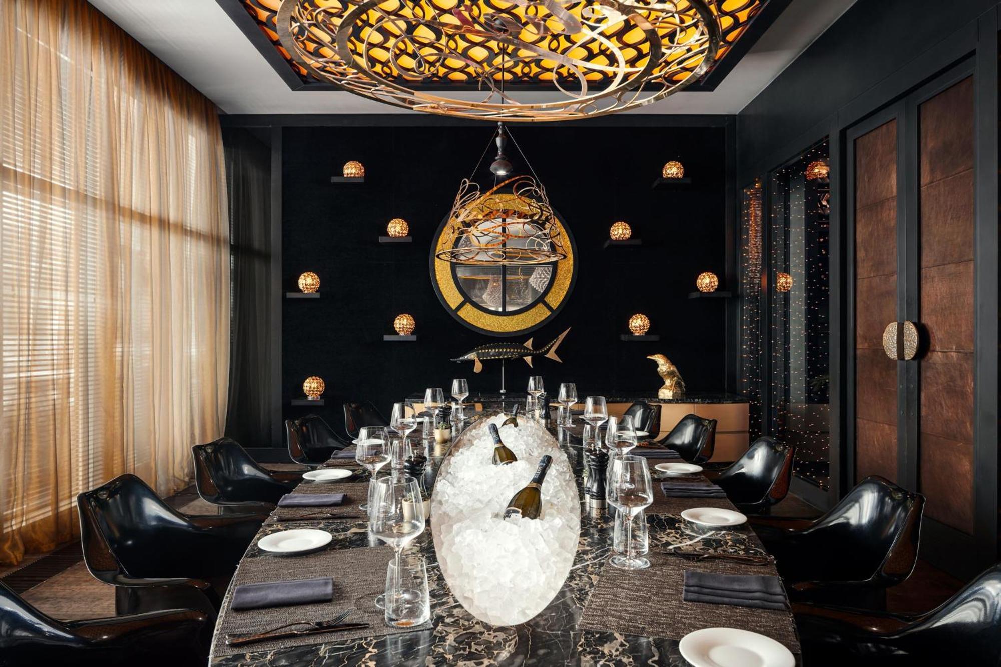 Jw Marriott Absheron Baku Hotel Exterior foto The dining room at the restaurant